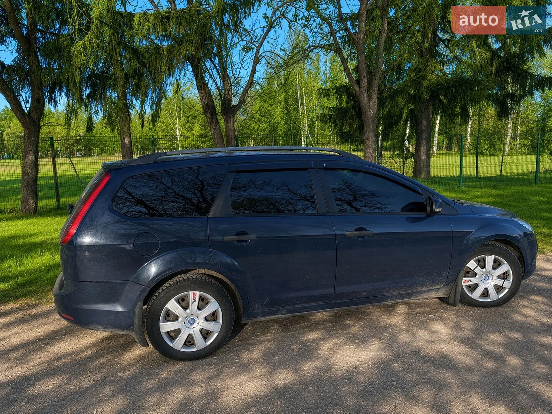 2010 Ford Focus - мініатюра 2