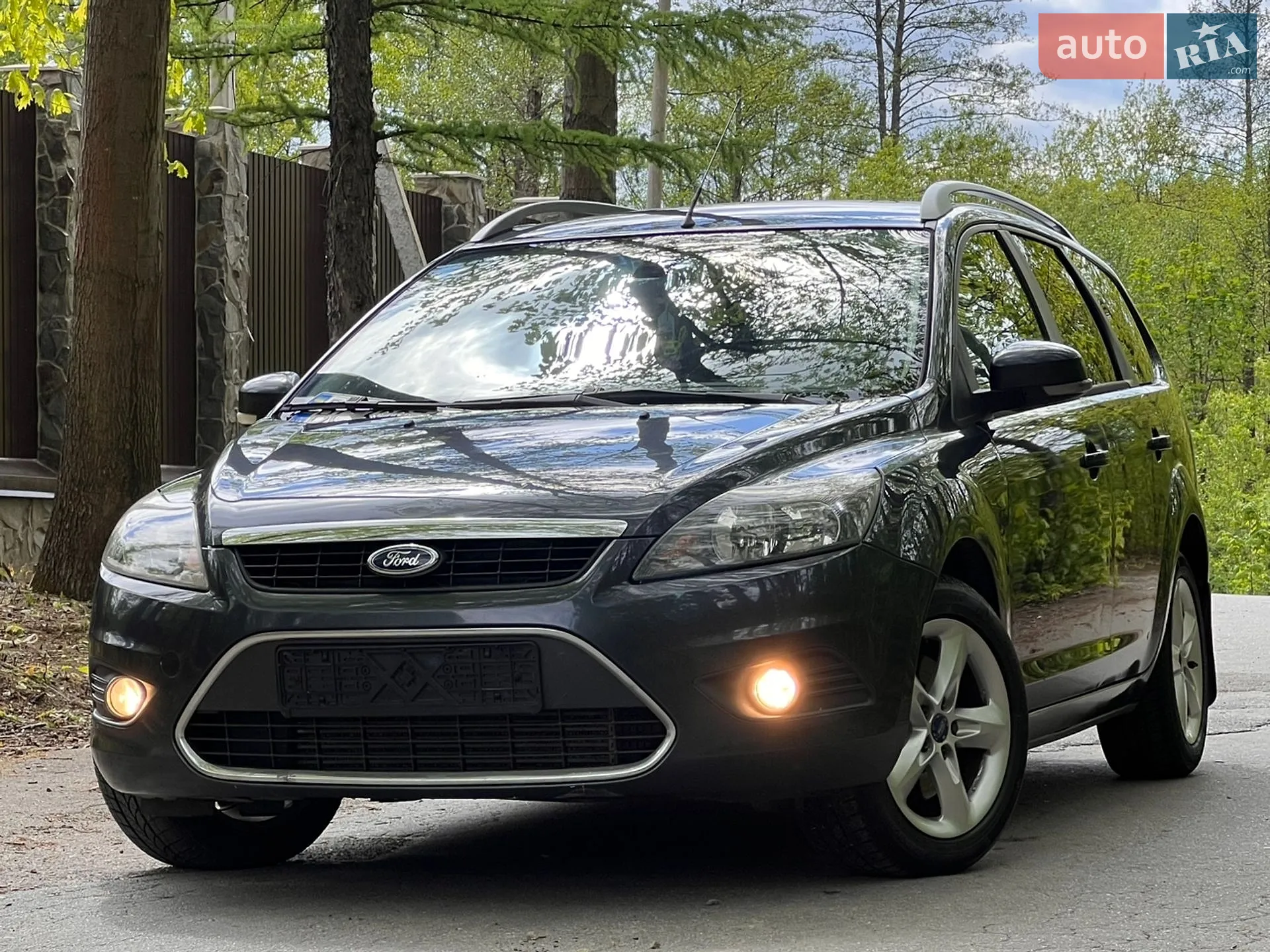 2010 Ford Focus - мініатюра 2