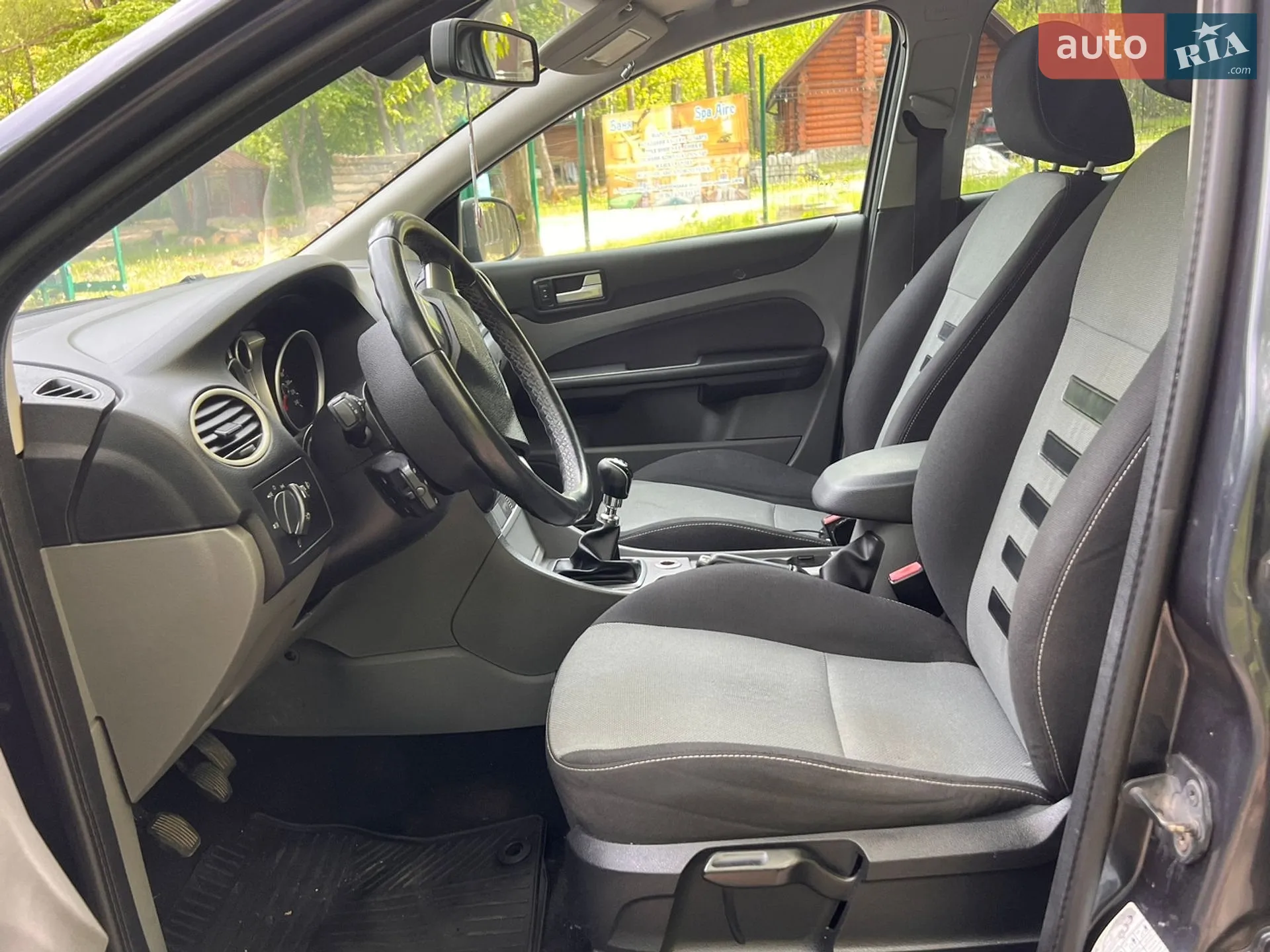 2010 Ford Focus - мініатюра 28