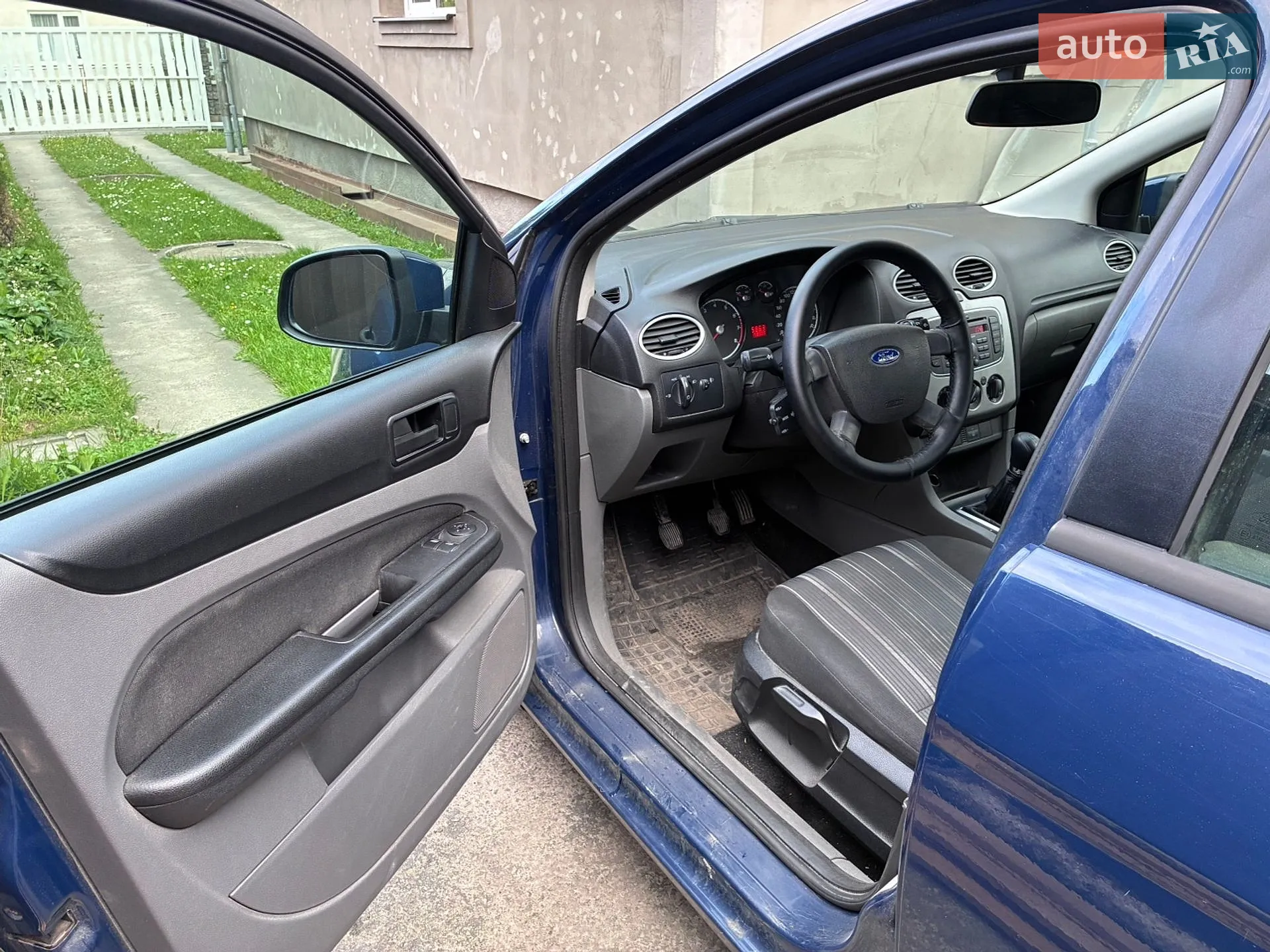 2010 Ford Focus - мініатюра 12