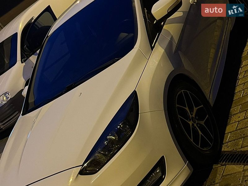 Хетчбек Ford Focus 2015 в Дніпрі