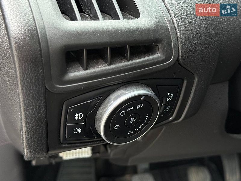 Седан Ford Focus 2015 в Львові