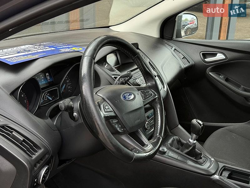 Седан Ford Focus 2015 в Львові