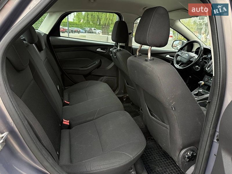 Седан Ford Focus 2015 в Львові