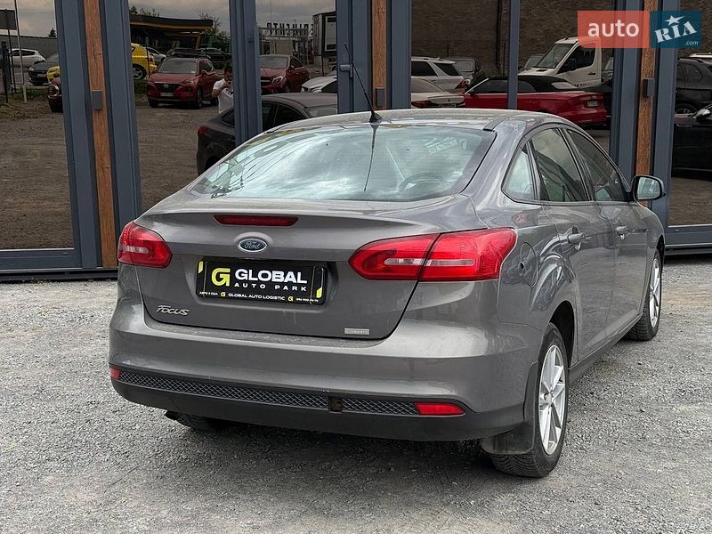Седан Ford Focus 2015 в Львові