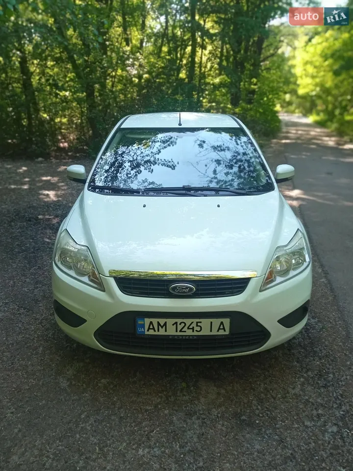 2010 Ford Focus - мініатюра 19