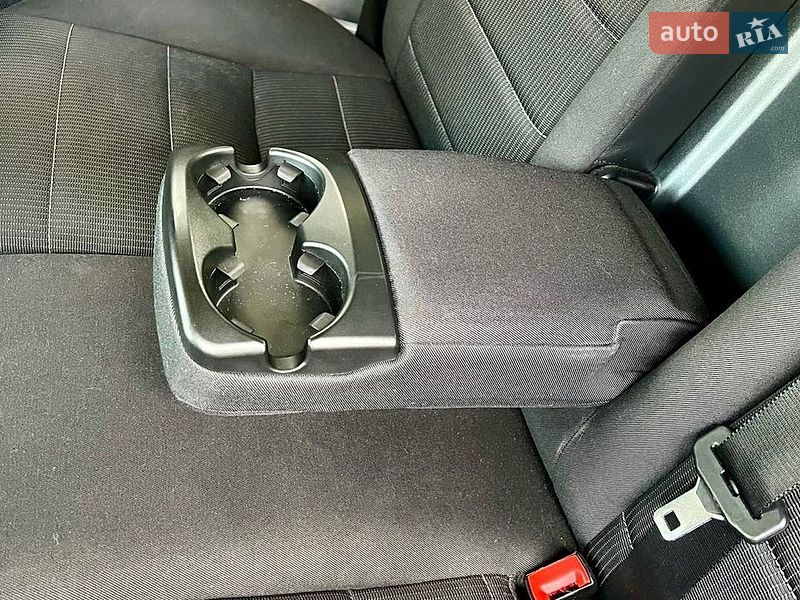 Хетчбек Ford Focus 2008 в Новояворівську