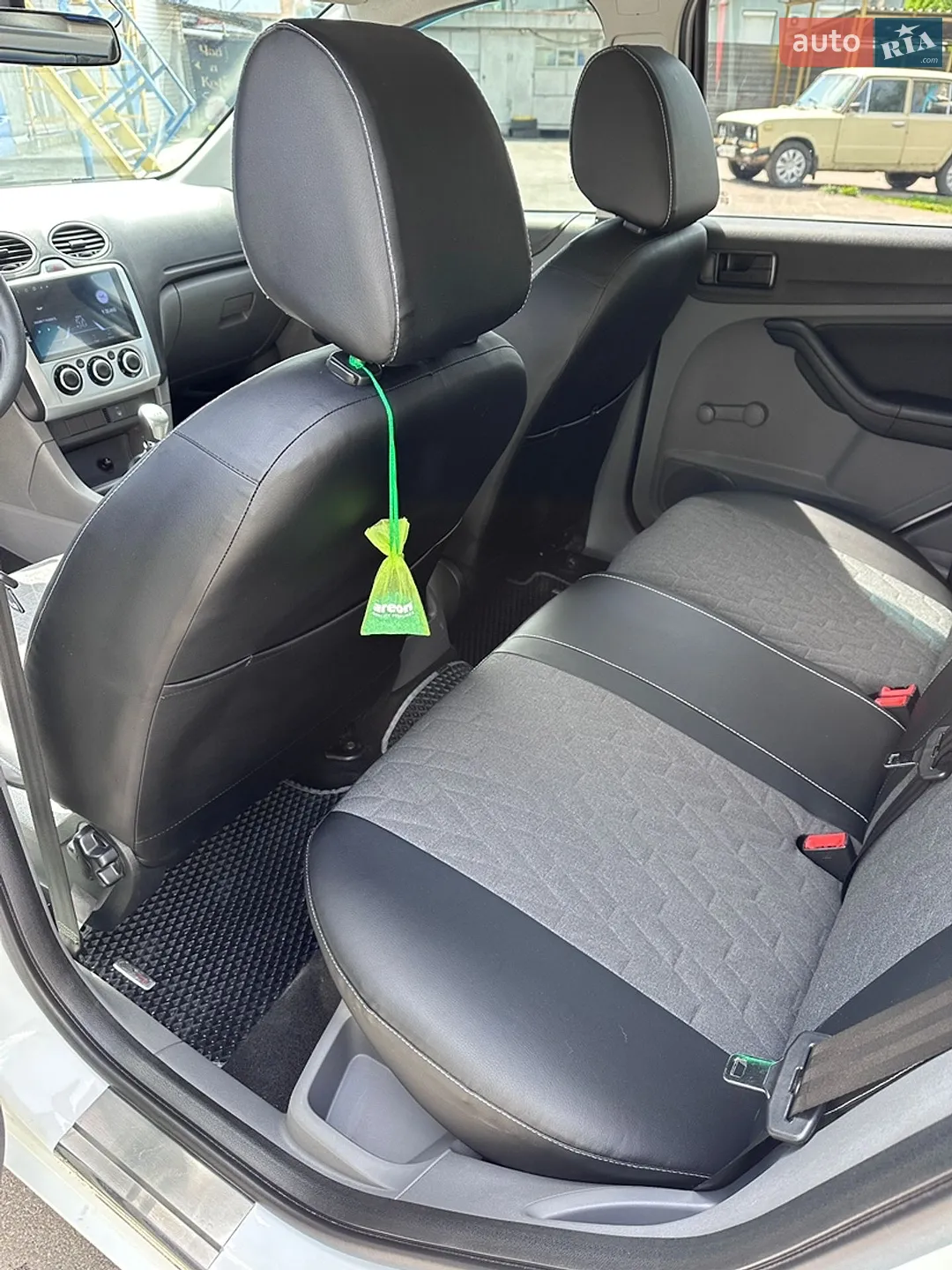 2010 Ford Focus - мініатюра 6
