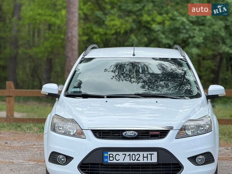 Универсал Ford Focus 2010 в Великих Мостах