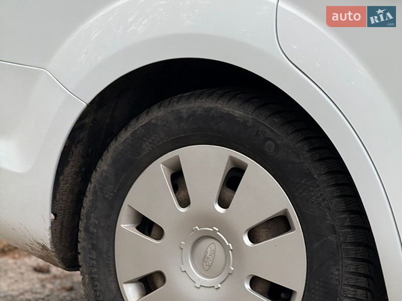 Универсал Ford Focus 2010 в Великих Мостах