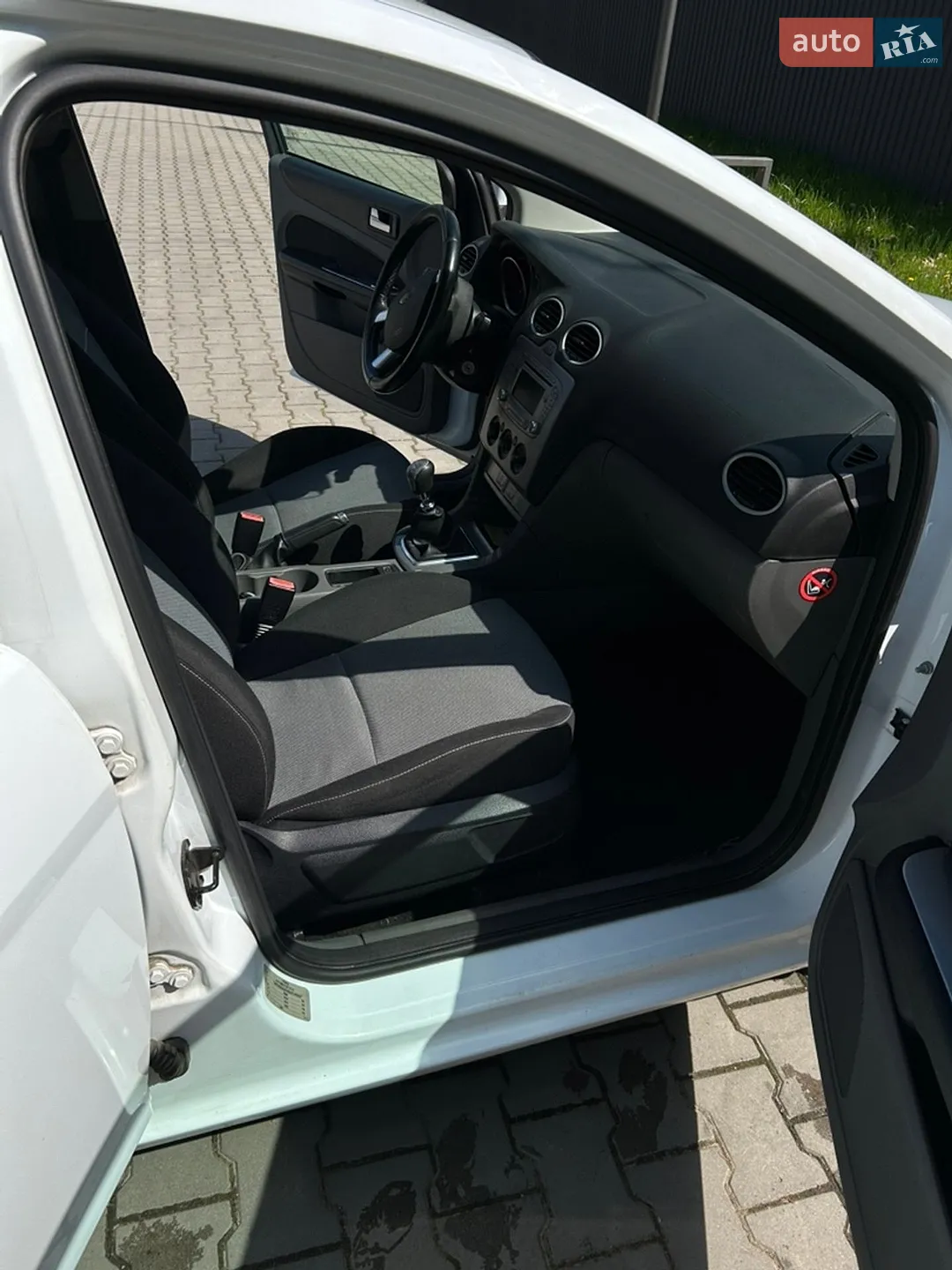 2010 Ford Focus - мініатюра 9