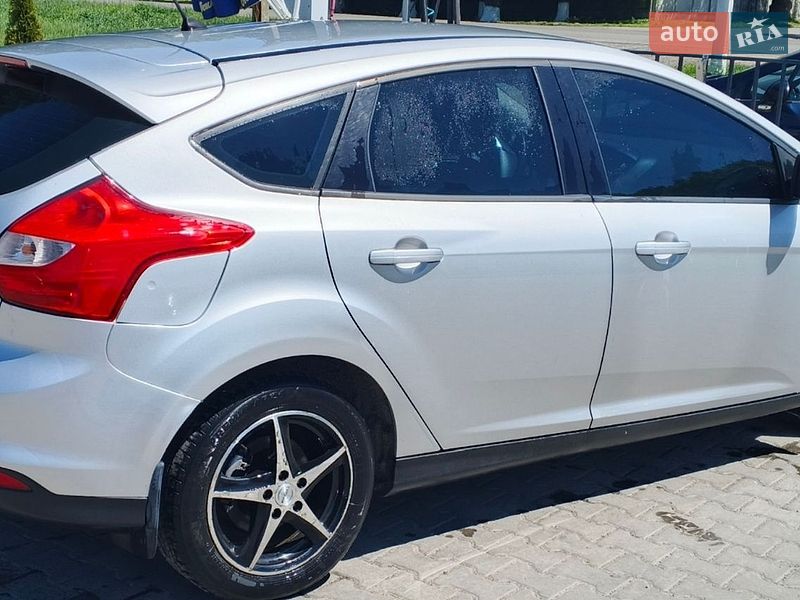 Хэтчбек Ford Focus 2011 в Христиновке
