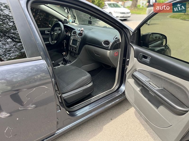 Хэтчбек Ford Focus 2010 в Василькове