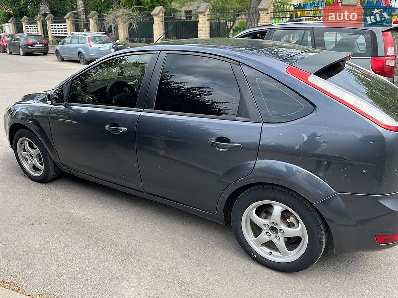 Хэтчбек Ford Focus 2010 в Василькове