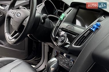 Седан Ford Focus 2017 в Львові