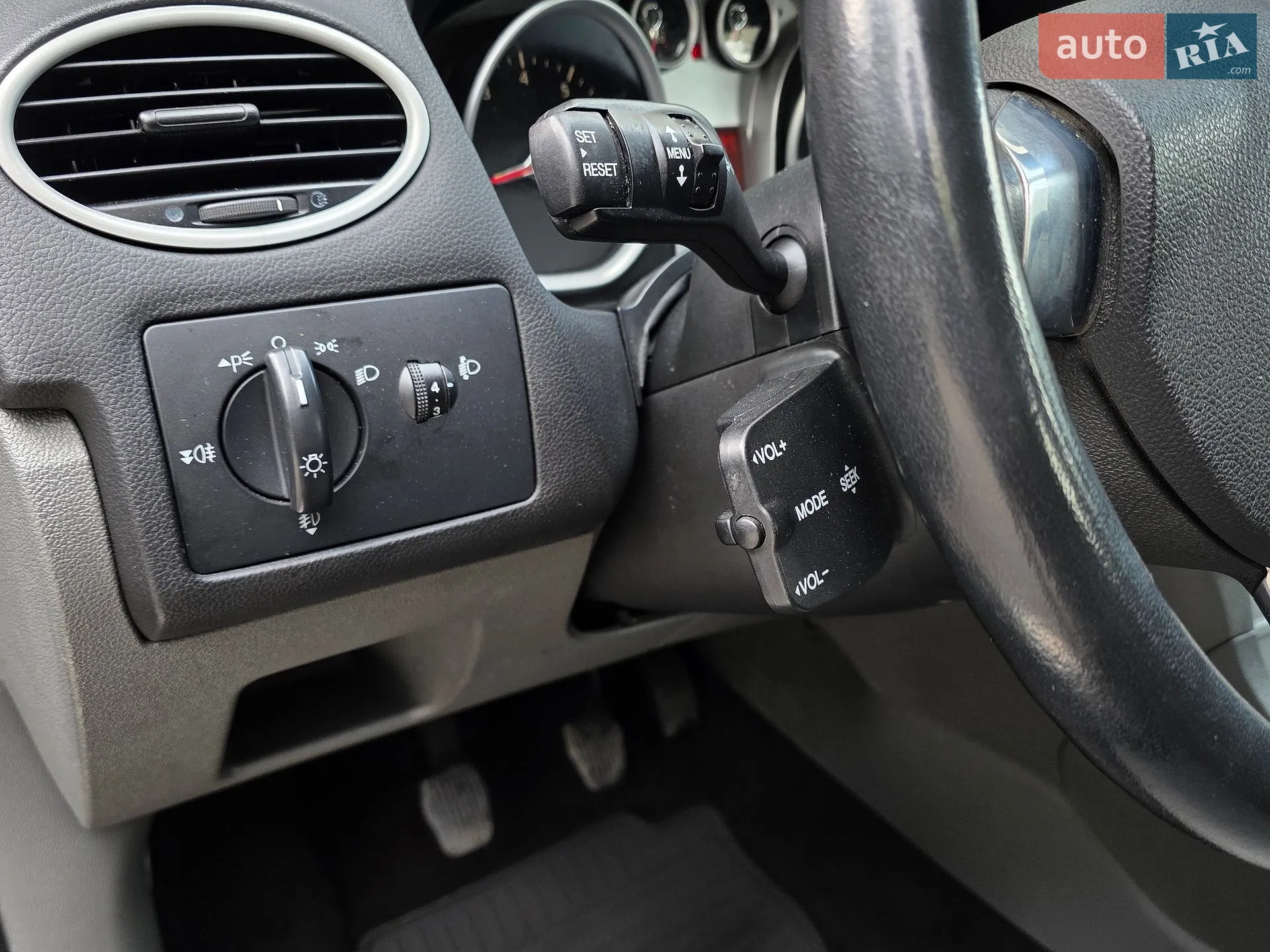 2010 Ford Focus - мініатюра 26