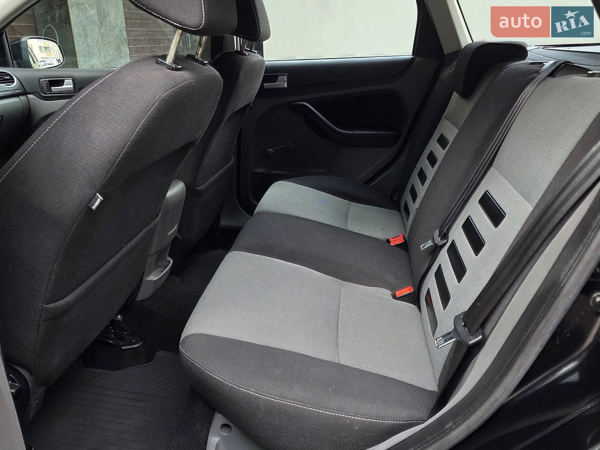2010 Ford Focus - мініатюра 29