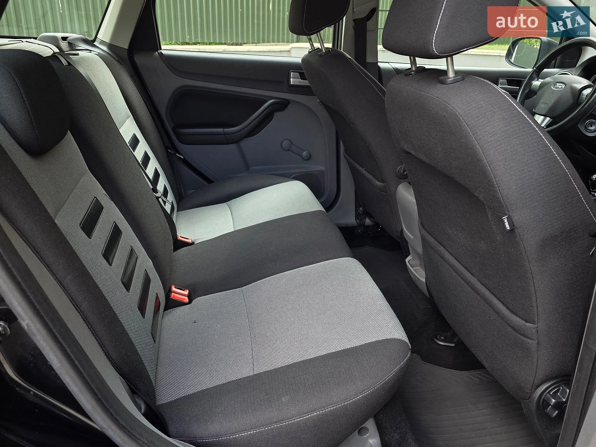 2010 Ford Focus - мініатюра 34