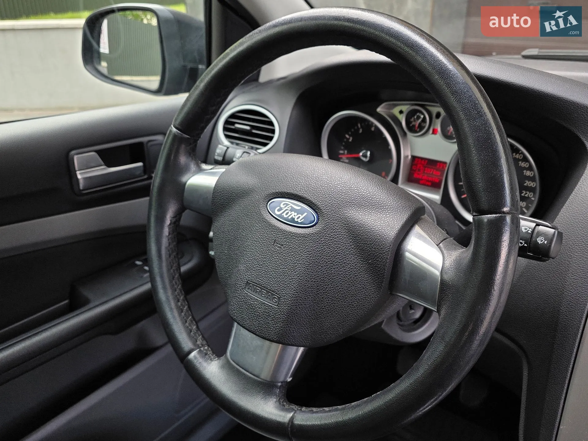2010 Ford Focus - мініатюра 39