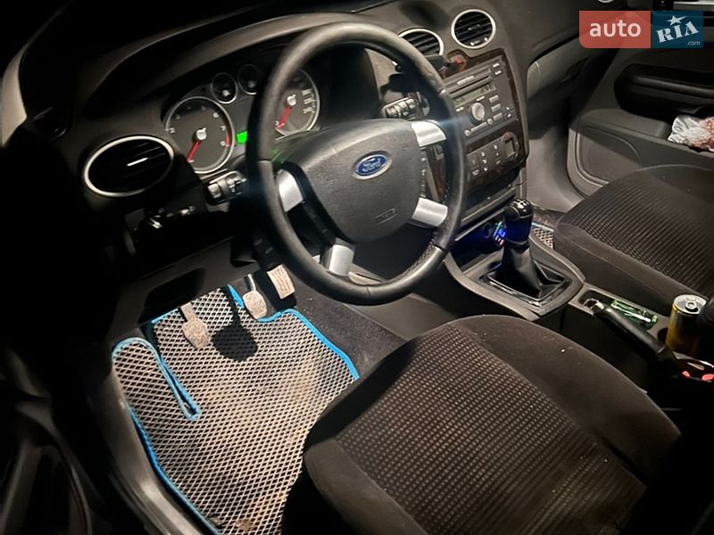 Седан Ford Focus 2005 в Теофіполі