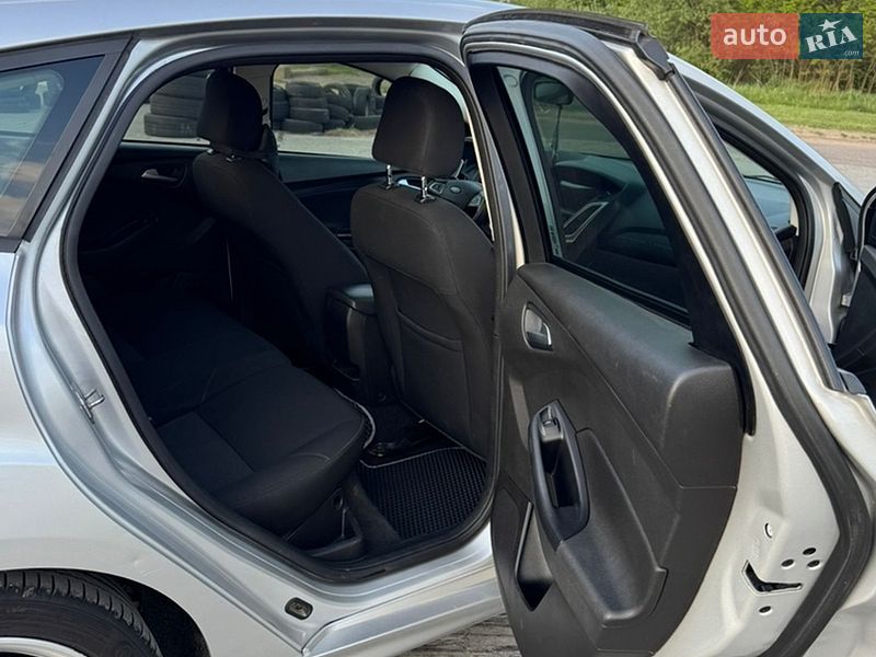 Хэтчбек Ford Focus 2015 в Львове фото 12 Хэтчбек Ford Focus 2015 в Львове