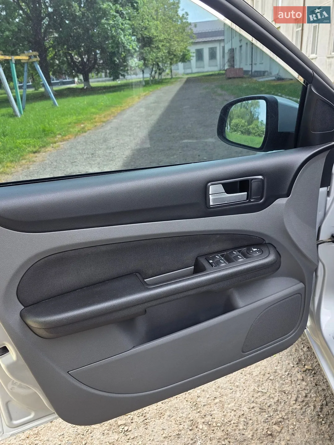 2010 Ford Focus - мініатюра 26
