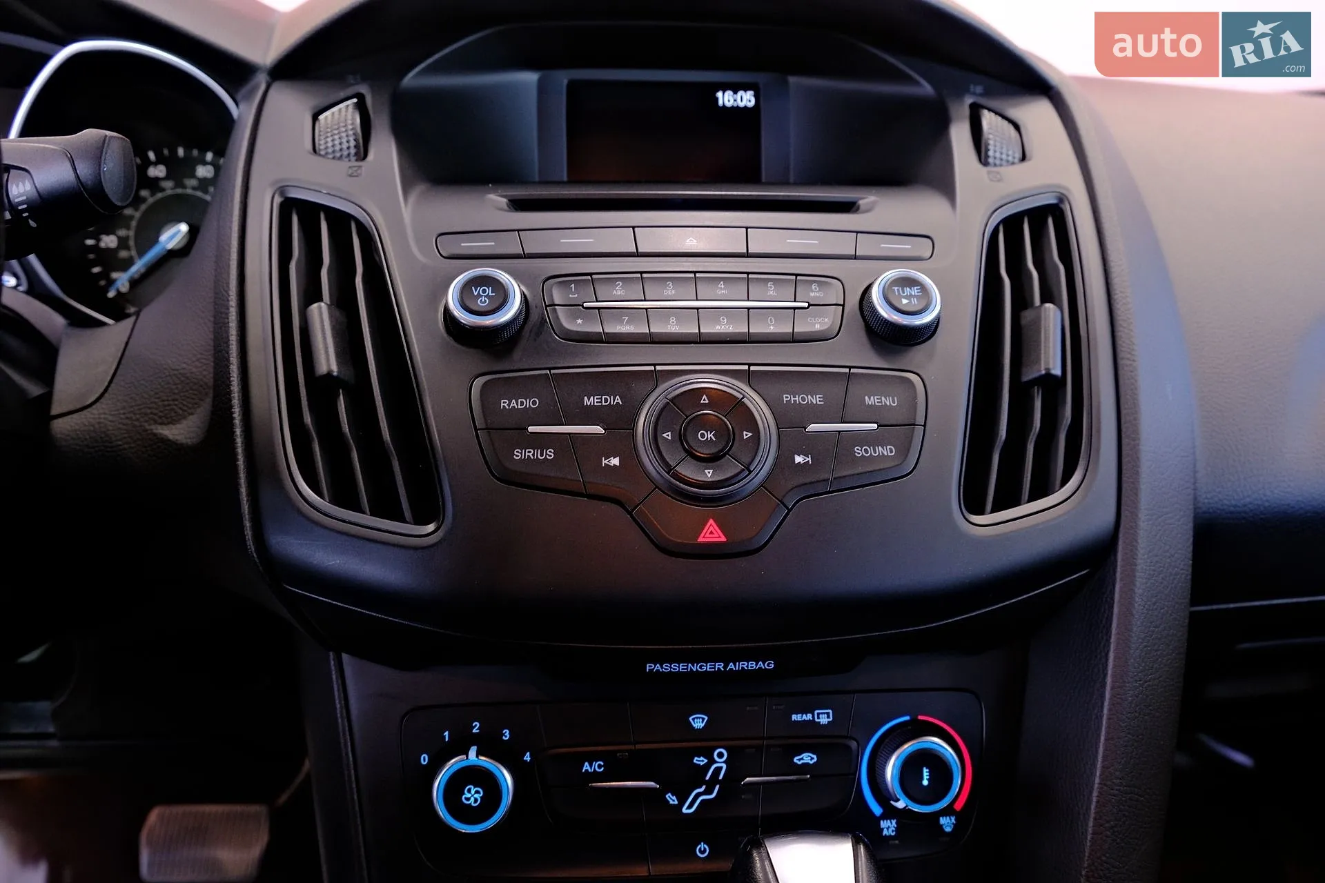 2016 Ford Focus - мініатюра 16