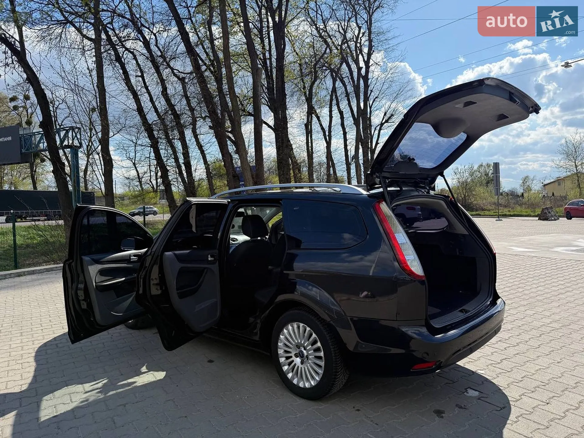 2010 Ford Focus - мініатюра 9