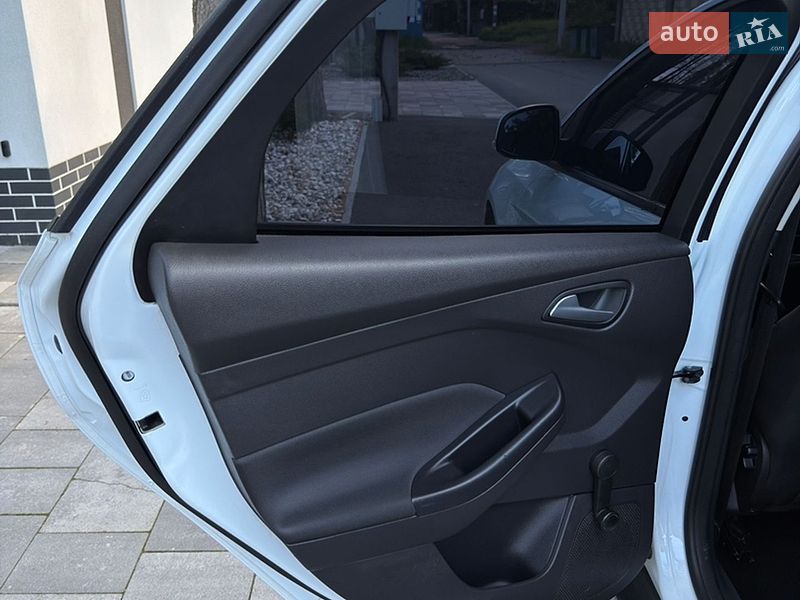 Универсал Ford Focus 2016 в Новомосковске фото 12 Универсал Ford Focus 2016 в Новомосковске