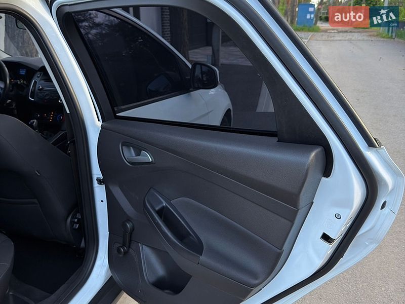 Универсал Ford Focus 2016 в Новомосковске фото 15 Универсал Ford Focus 2016 в Новомосковске
