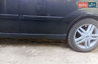 Седан Ford Focus 2000 в Изюме