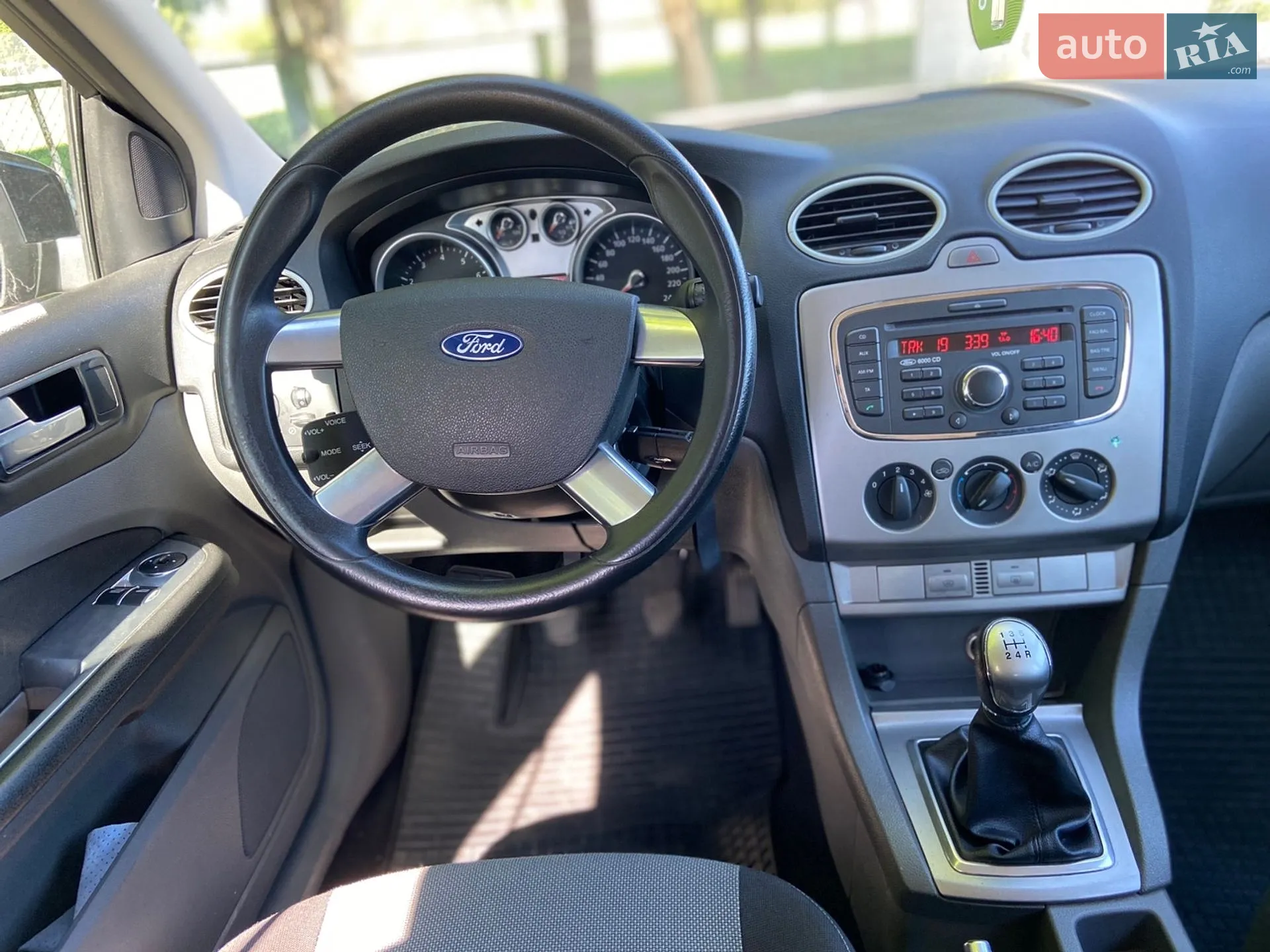 2010 Ford Focus - мініатюра 13