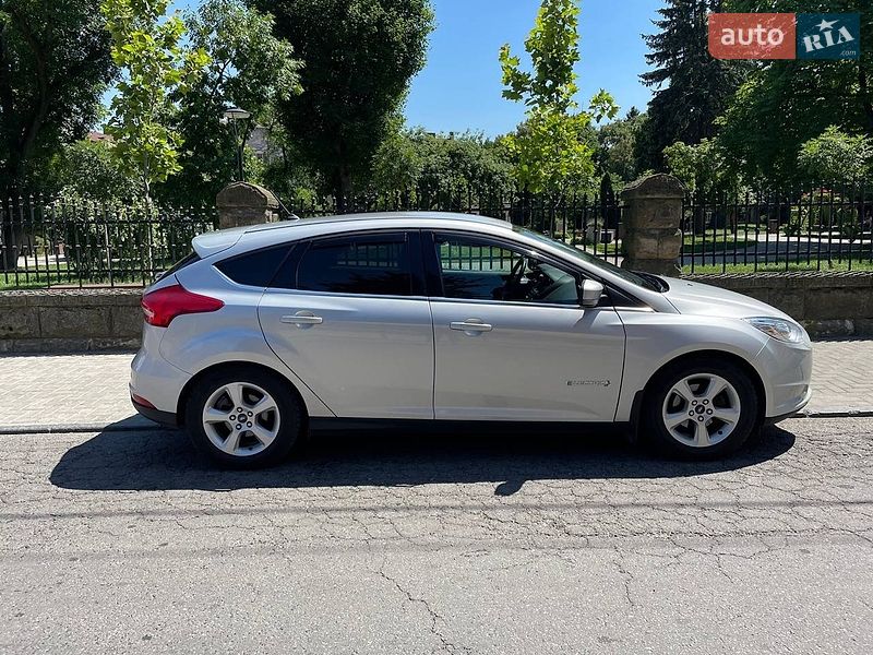 Хетчбек Ford Focus 2018 в Чернівцях