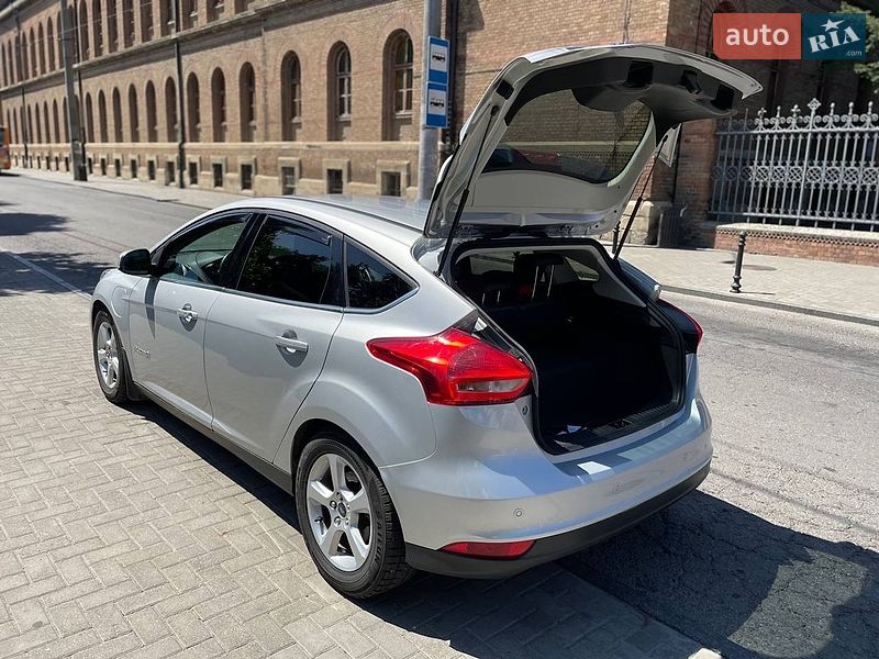 Хетчбек Ford Focus 2018 в Чернівцях