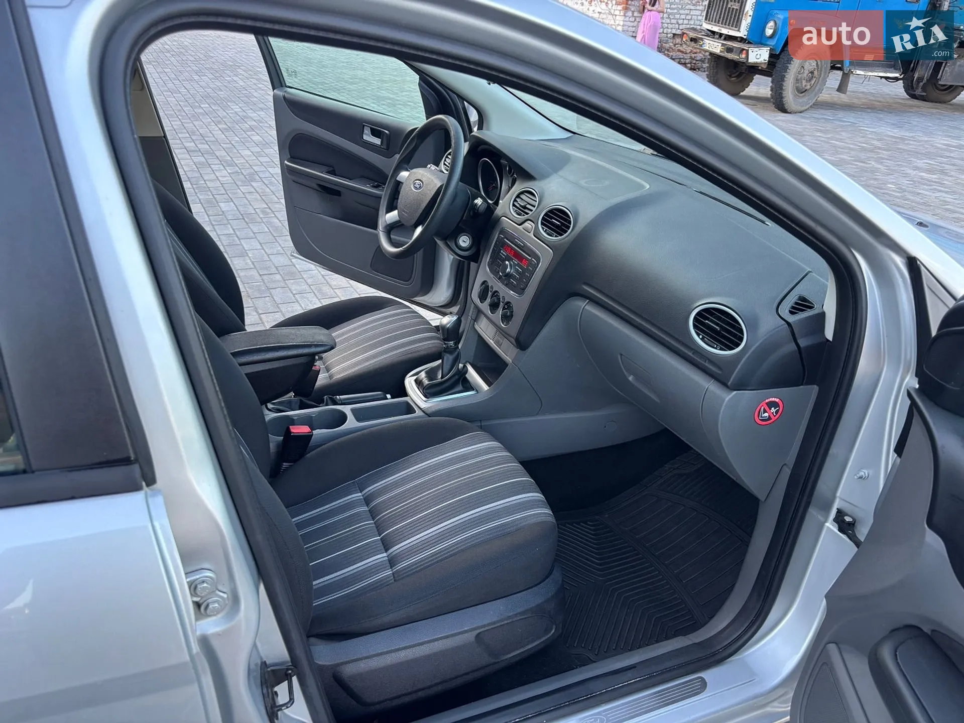 2010 Ford Focus - мініатюра 27