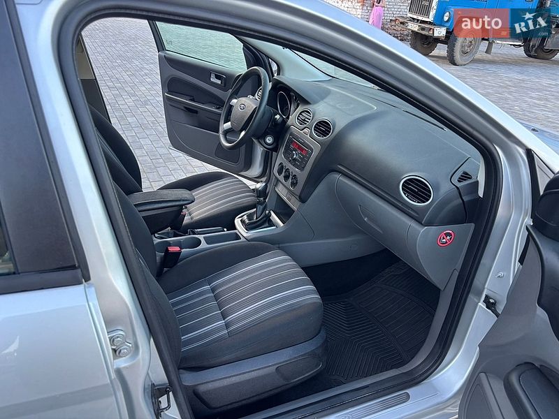 Універсал Ford Focus 2010 в Хоролі