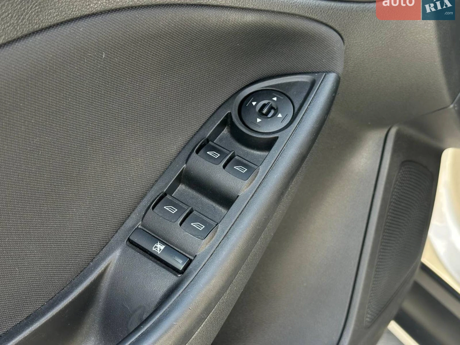 2017 Ford Focus - мініатюра 17