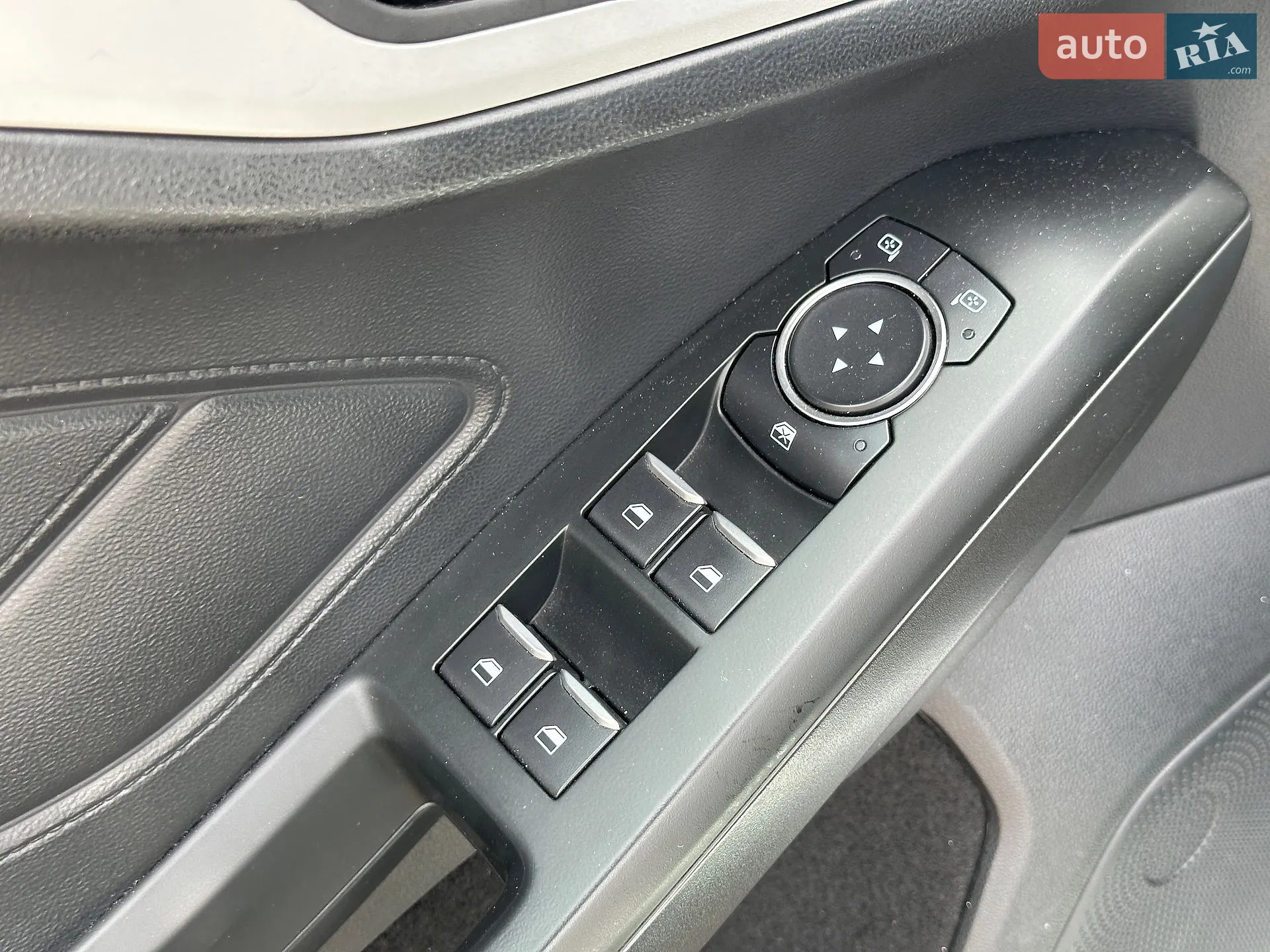 2020 Ford Focus - мініатюра 18