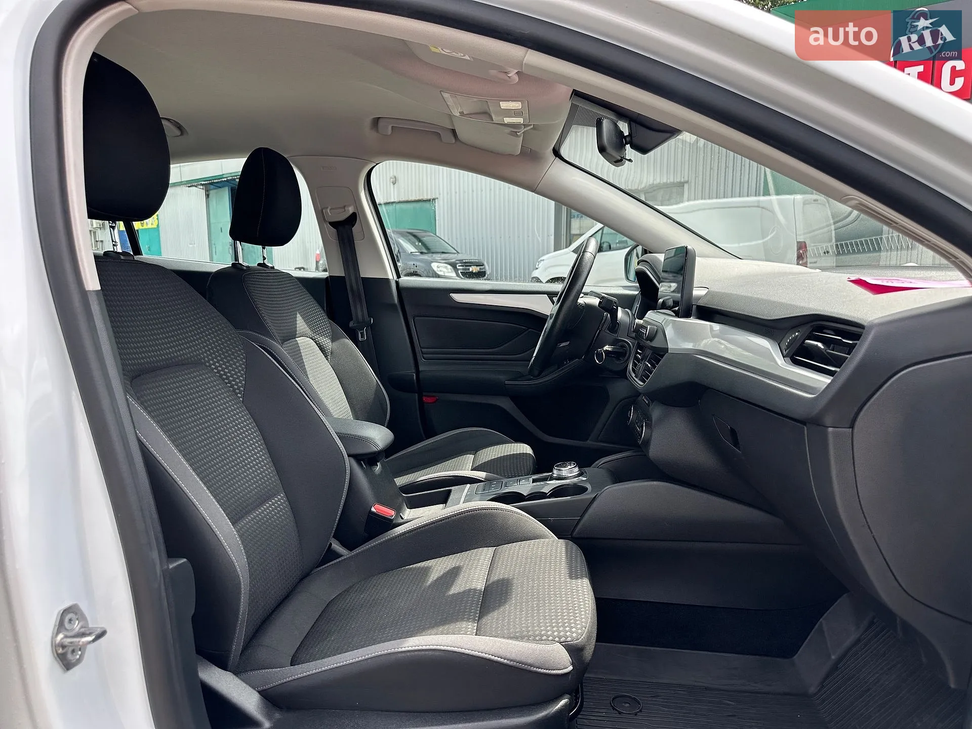 2020 Ford Focus - мініатюра 28