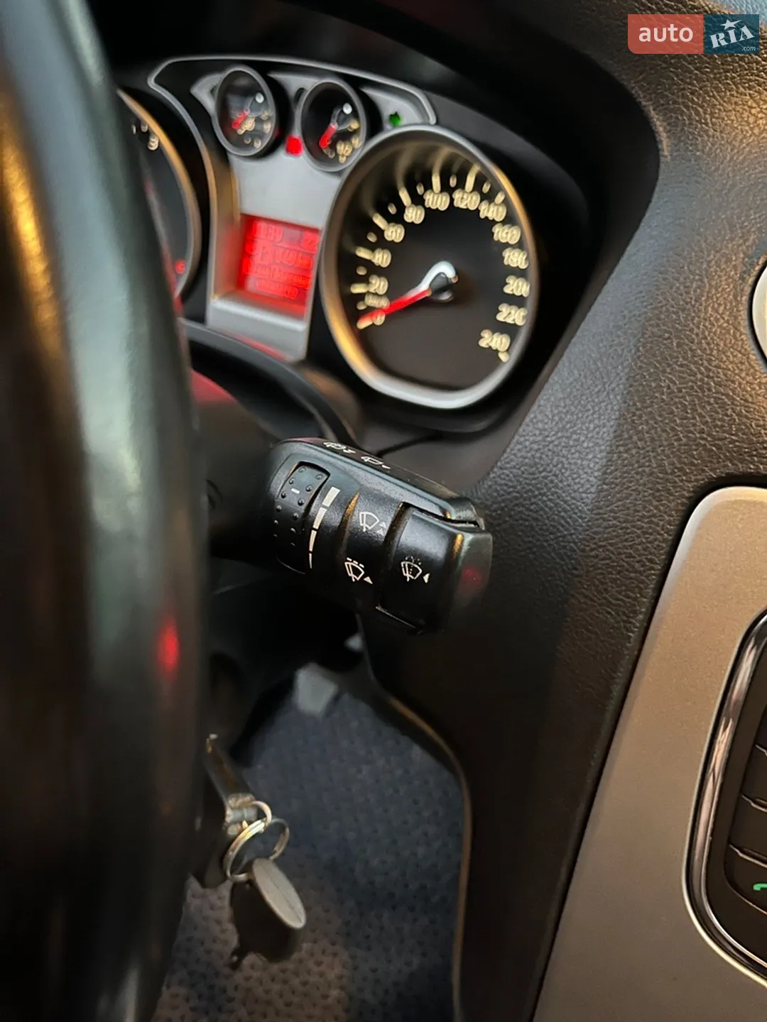 2010 Ford Focus - мініатюра 29