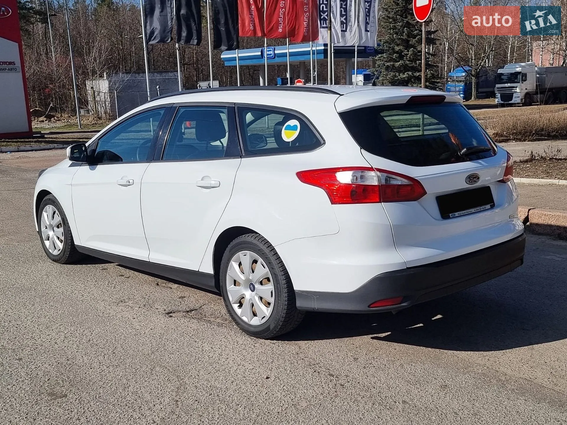 Ford Focus 2013 VIN WF0LXXGCBLDK02814 фото оголошення 6 з 18