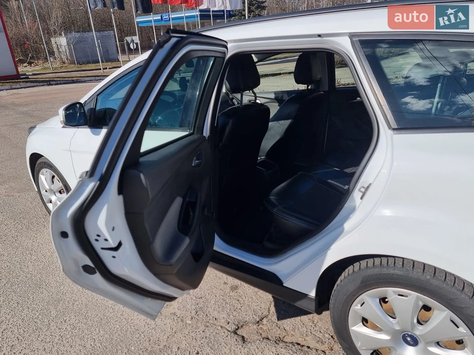 Ford Focus 2013 VIN WF0LXXGCBLDK02814 фото оголошення 11 з 18