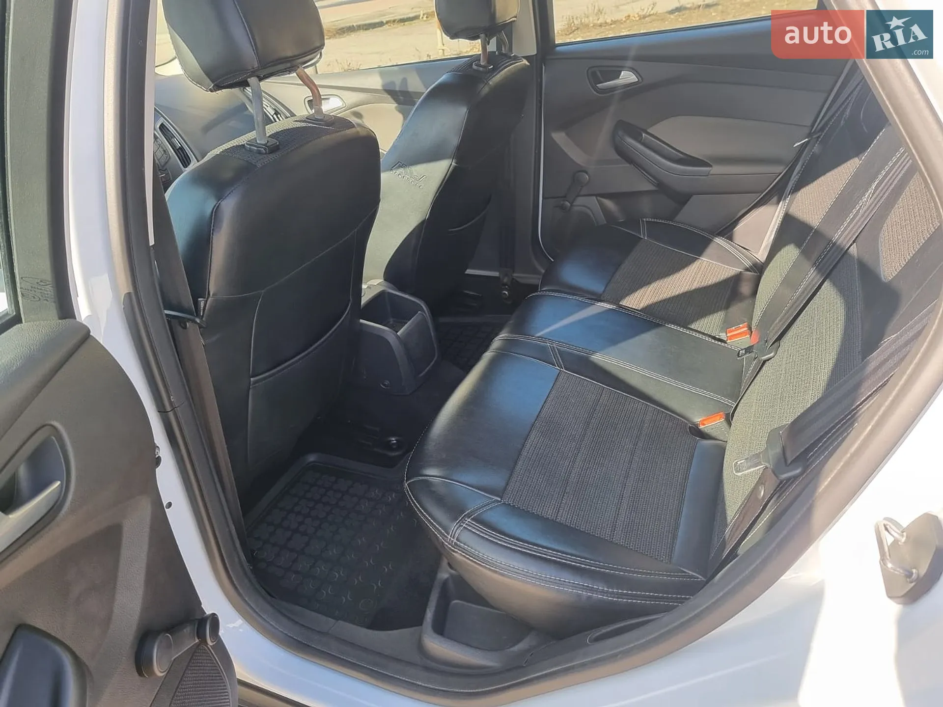 Ford Focus 2013 VIN WF0LXXGCBLDK02814 фото оголошення 15 з 18