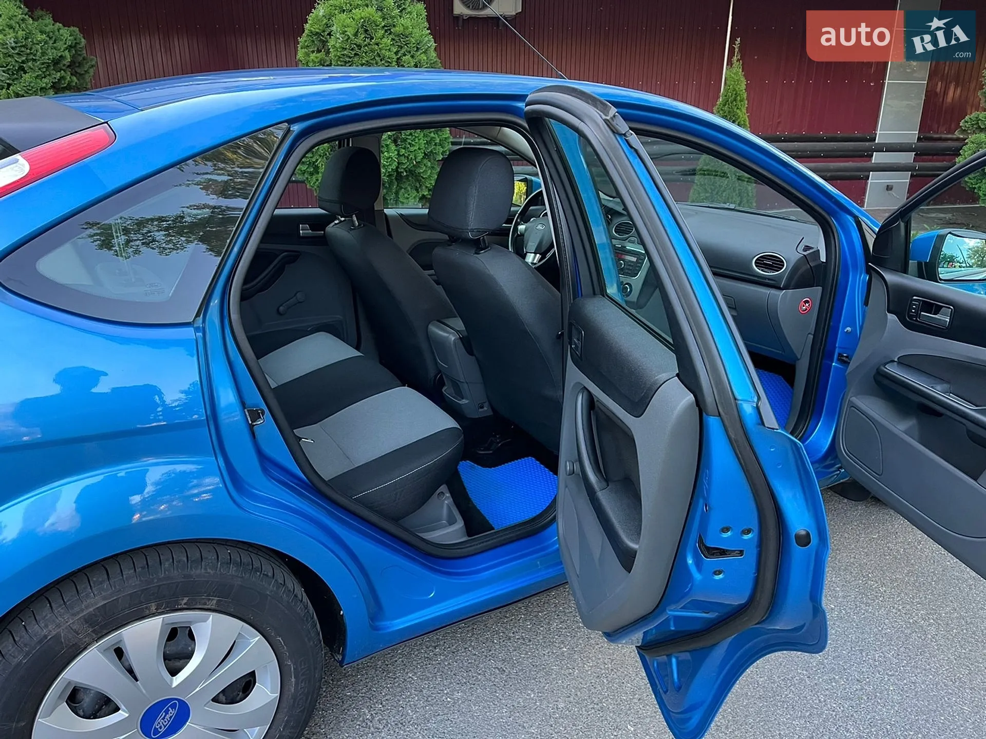 2010 Ford Focus - мініатюра 10