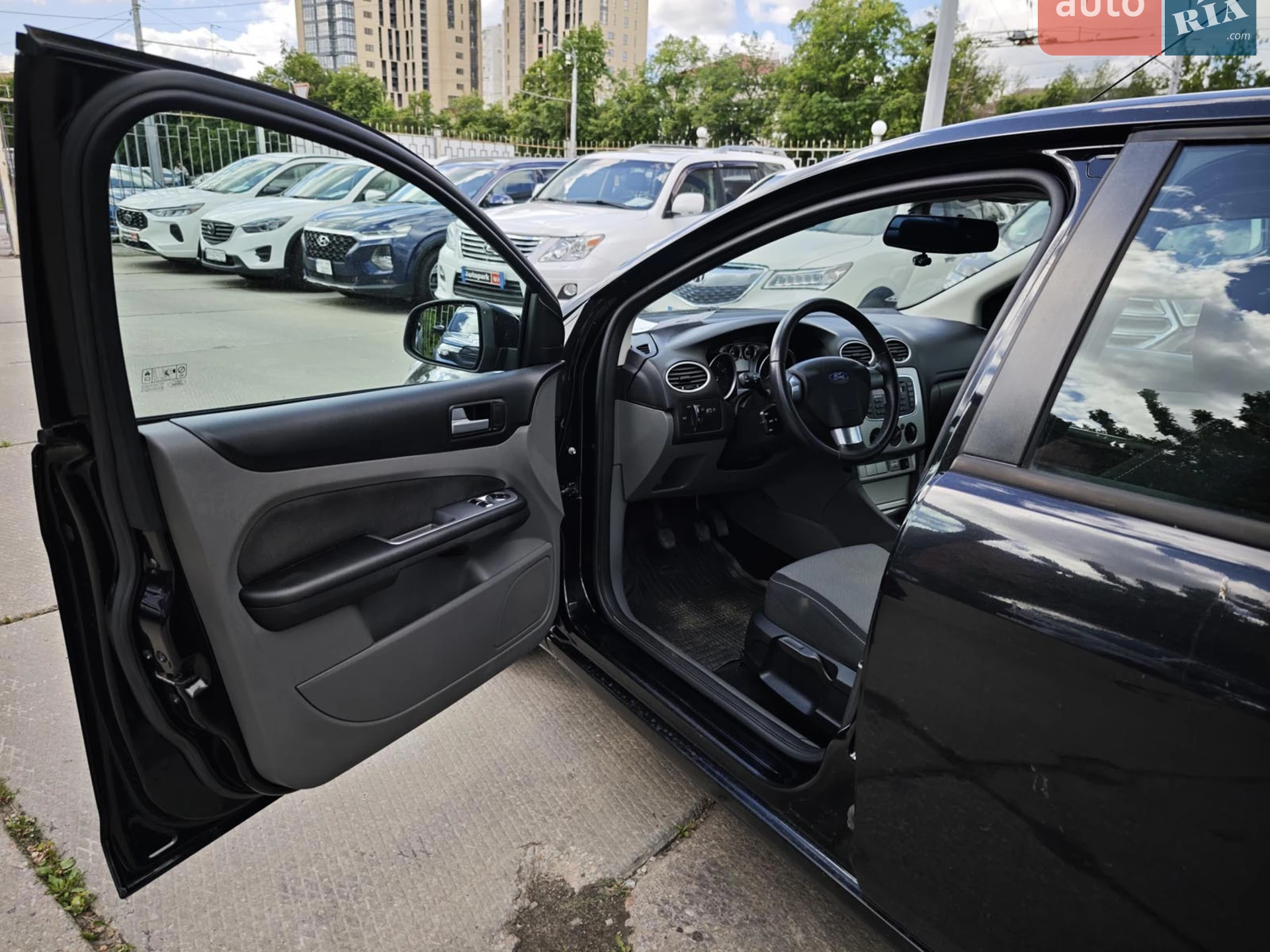 2010 Ford Focus - мініатюра 17