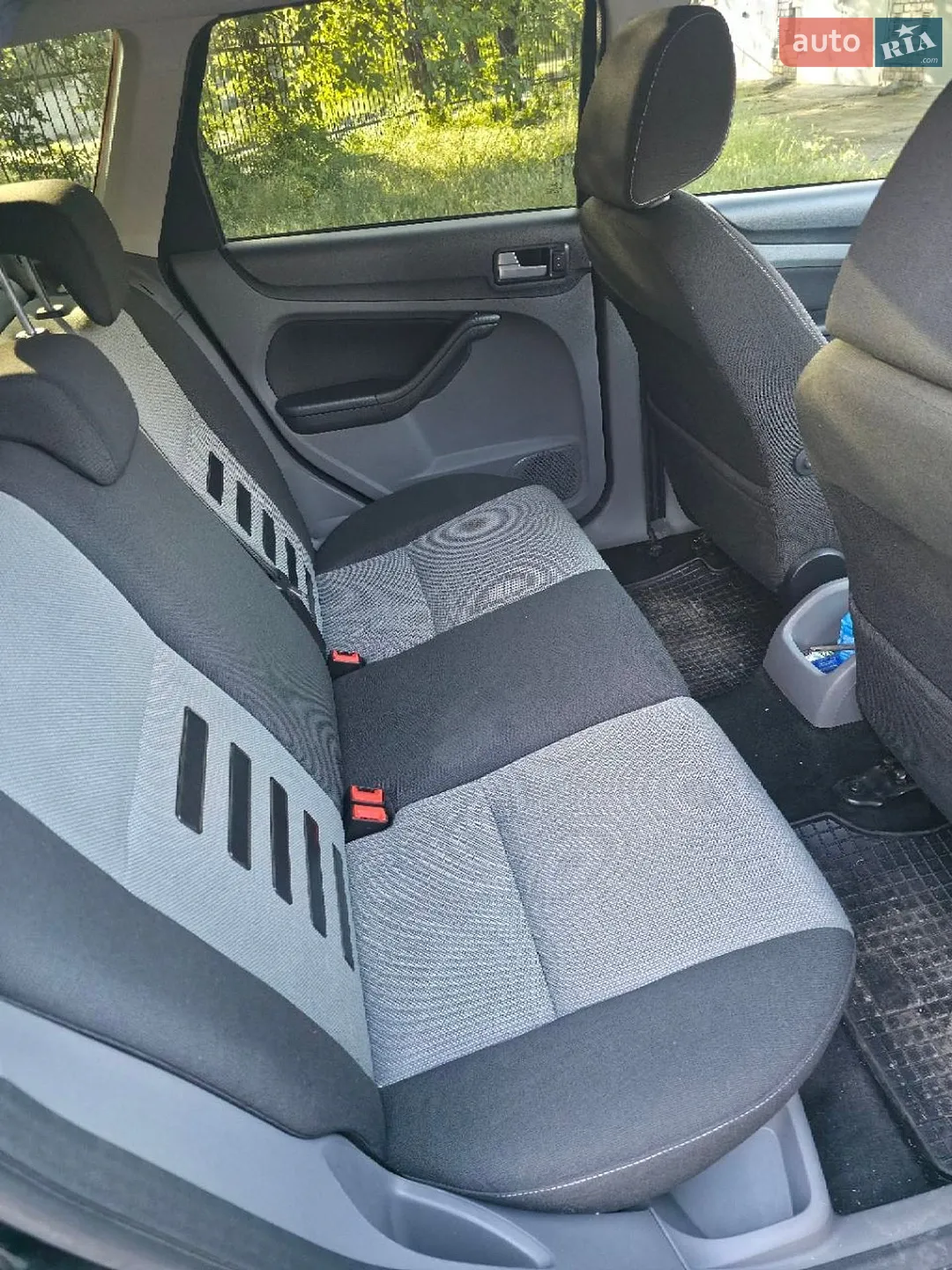 2010 Ford Focus - мініатюра 20