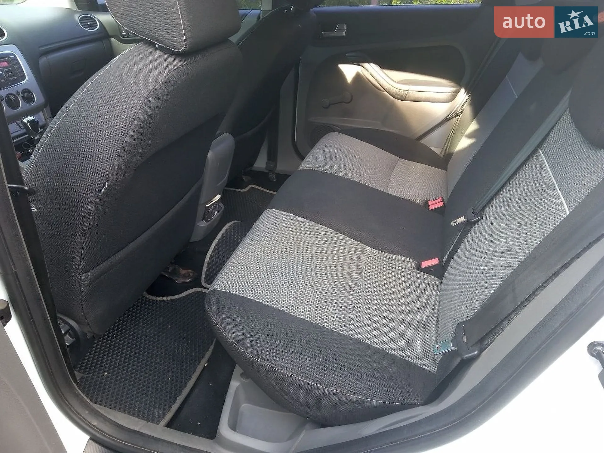 2011 Ford Focus - мініатюра 19