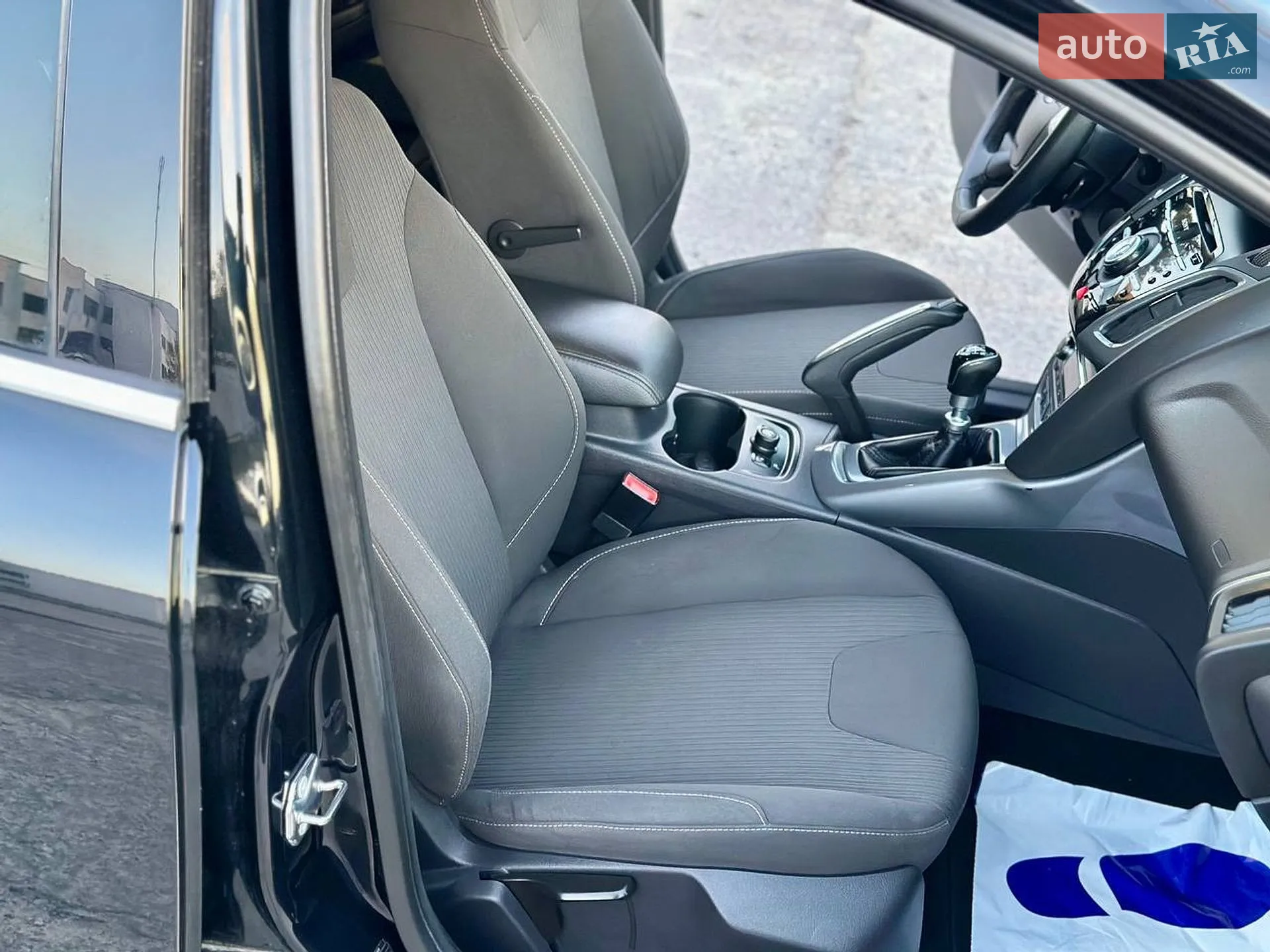 2011 Ford Focus - мініатюра 28