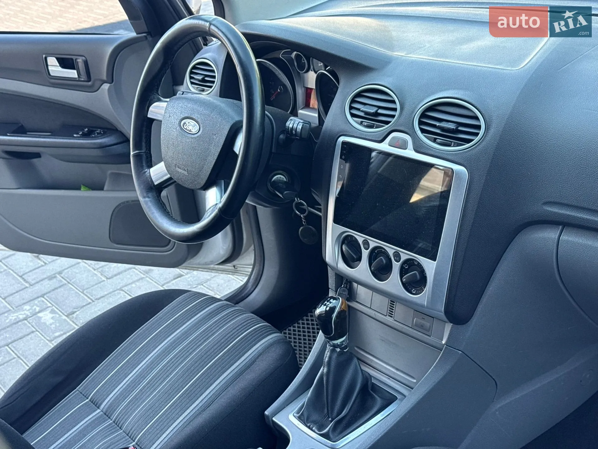 2010 Ford Focus - мініатюра 20