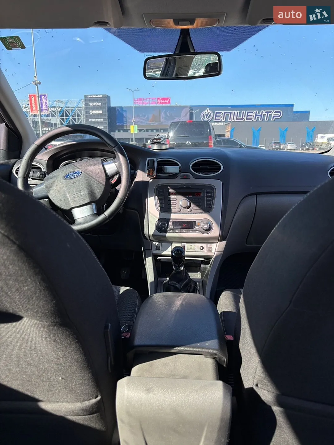 2010 Ford Focus - мініатюра 2